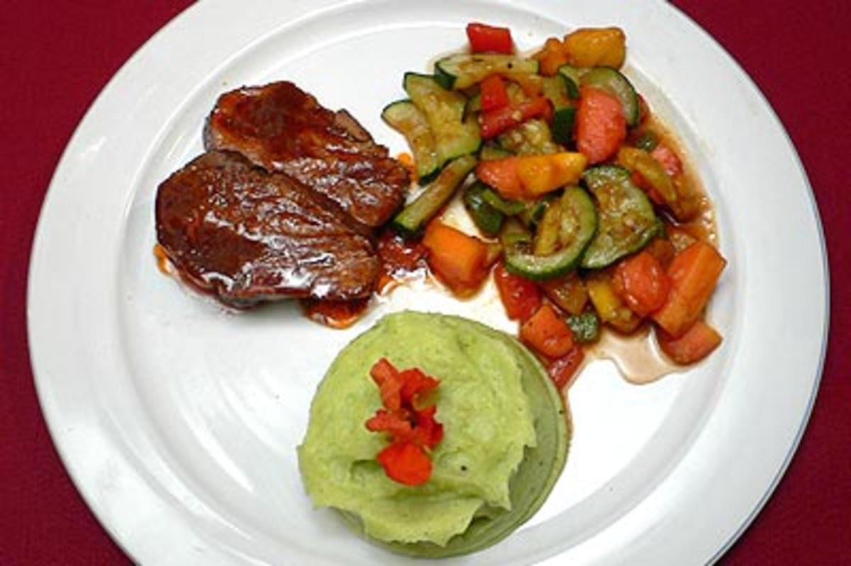 Filet vom Jungbullen mit Kressepüree und mediterranem Salat - Rezept ...