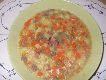 Möhren-Hack-Kartoffelsuppe - Rezept