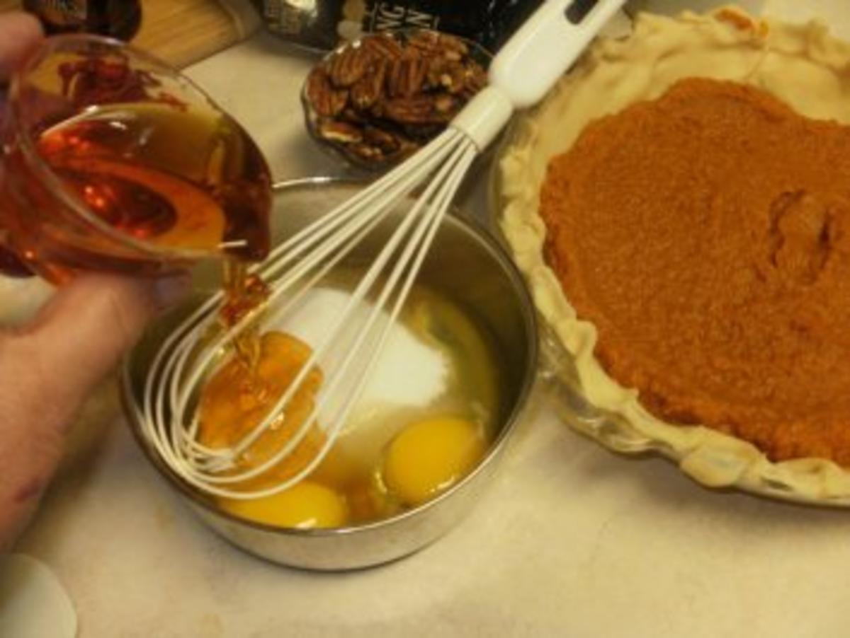 Pie- Pumpkin mit Nuessen - Suedstaaten von Amerika Rezept fuer Thanksgiving Feiertag - dieser Pie ist aber um das ganze Jahr beliebt- mit 4 Bilder - Rezept - Bild Nr. 4
