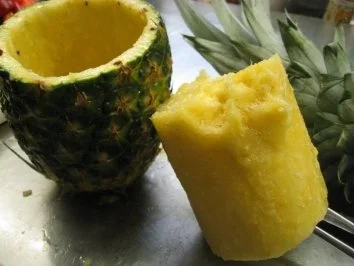 Ananas aushölen - aber wie? - Rezept