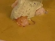 Rezept: Rondinicremesuppe mit Garnelen und Soja-Rieslingschaum Bild Nr. 9 Rondinicremesuppe mit Garnelen und Soja-Rieslingschaum - Rezept - Bild Nr. 9