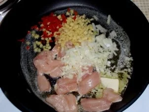 Rezept: Deftige Gemüse-Puten-Nudel-Pfanne Bild Nr. 3 Deftige Gemüse-Puten-Nudel-Pfanne - Rezept - Bild Nr. 3