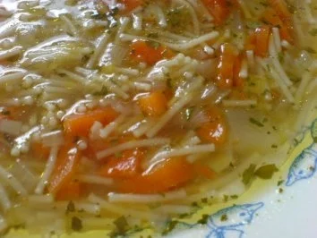 Hühnerbrühe - Nudelsuppe - Rezept - Bild Nr. 2