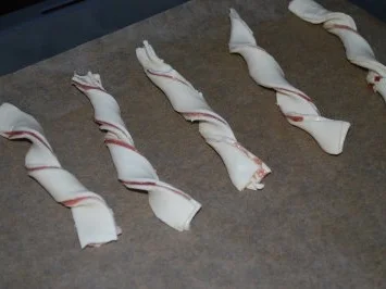 Rezept: Schinken-Blätterteigstangen Bild Nr. 3 Schinken-Blätterteigstangen - Rezept - Bild Nr. 3