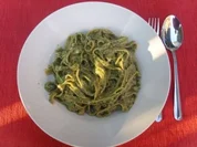 Nudelgerichte: Grüne Nudeln mit Knoblauch - Rezept