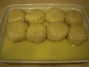 In Lavendelmilch gebackene Buchteln mit Frischkäse-Aprikosenfüllung - Rezept - Bild Nr. 7