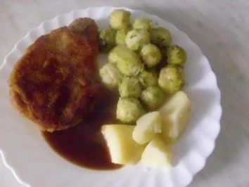 Kotelett mit Broccoli für den einen  und für den anderen mit Rosenkohl - Rezept