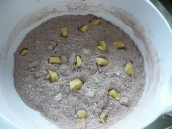 Rezept: Kaffee-Marzipan-Mandel-Muffins Bild Nr. 2 Kaffee-Marzipan-Mandel-Muffins - Rezept - Bild Nr. 2