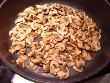 Rezept: Spaghetti Bolognese mit Champignons Bild Nr. 3 Spaghetti Bolognese mit Champignons - Rezept - Bild Nr. 3