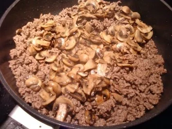 Rezept: Spaghetti Bolognese mit Champignons Bild Nr. 5 Spaghetti Bolognese mit Champignons - Rezept - Bild Nr. 5