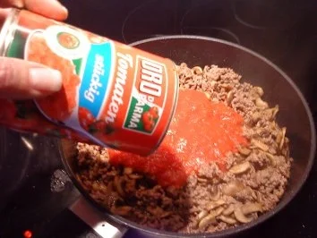 Rezept: Spaghetti Bolognese mit Champignons Bild Nr. 6 Spaghetti Bolognese mit Champignons - Rezept - Bild Nr. 6