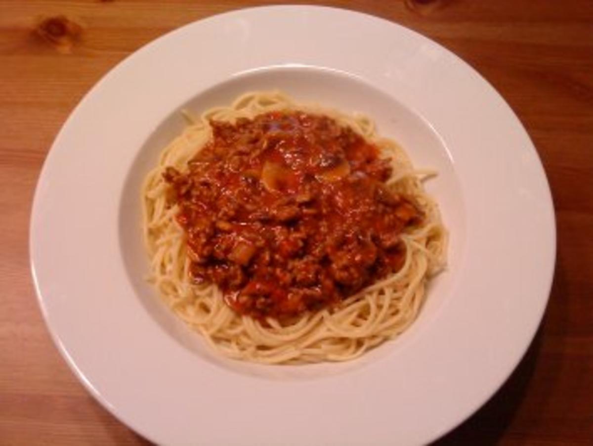 Spaghetti Bolognese mit Champignons - Rezept - kochbar.de