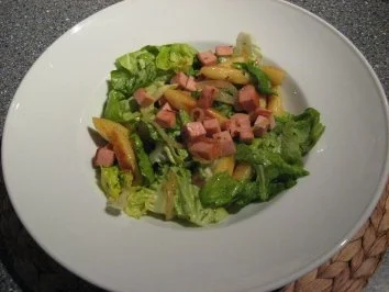 Lauwarmer Schupfnudel-Kopfsalat - Rezept
