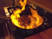 Flambiertes Kalbsgeschnetzeltes mit Cognac-Rahm - Rezept