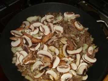 Flambiertes Kalbsgeschnetzeltes mit Cognac-Rahm - Rezept - Bild Nr. 4