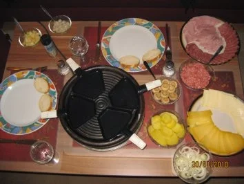 Rezept: Raclette, vermutl. Variante 100..und mein 100stes Rezept Raclette, vermutl. Variante 100..und mein 100stes Rezept - Rezept