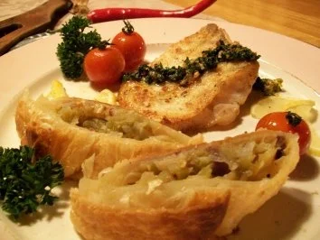 Zander auf der Haut gebraten an feinem Krautstrudel - Rezept