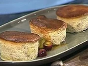 Walnuss-Soufflees mit Traubensoße - Rezept