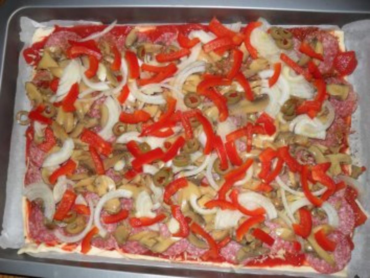 Pizza Salami - Rezept - Bild Nr. 3