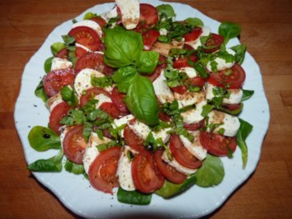 Salat/ Tomate-Mozarella - Rezept mit Bild - kochbar.de