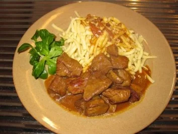 Putengulasch mit Spätzle - Rezept