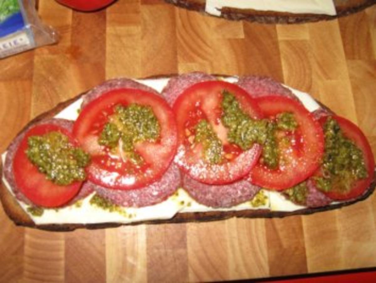 Grillbrot-Käse-Salami-Tomate+Pesto - Lactosefrei - Rezept - Bild Nr. 4