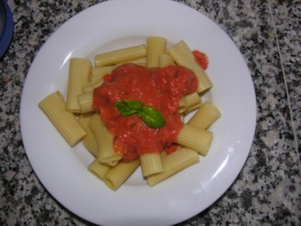 Leckere Tomatensauce - Rezept mit Bild - kochbar.de
