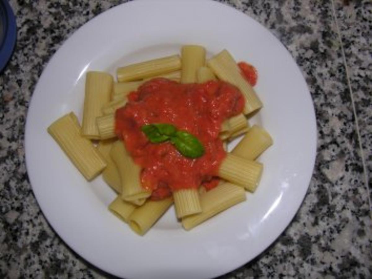 Leckere Tomatensauce - schnell &amp; einfach - 28 kcal/100g