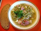 Saure Bohnen Rheinische Art mit Eisbein - Rezept