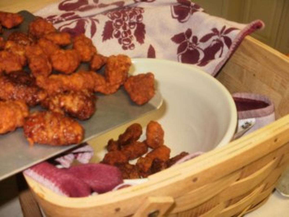 Bilder für Amerikan Buffalo Wings -Huehnerfluegel gebacken mit Gewuerz - fuer Super Bowl Football - das ist ein muss - Rezept