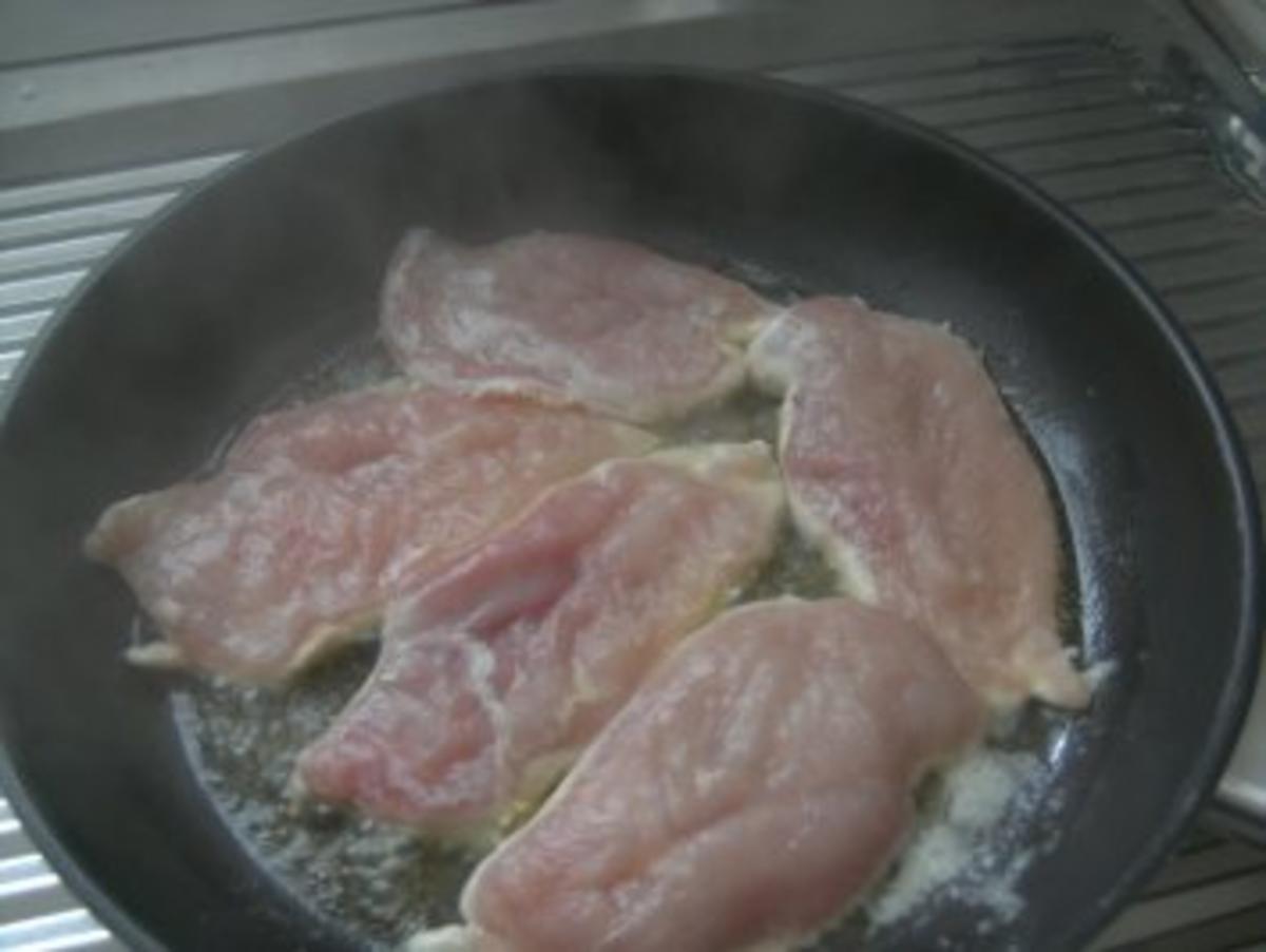 Hähnchen-Minuten-Steak   in Knoblauch-Salbei-Butter gebraten - Rezept - Bild Nr. 5