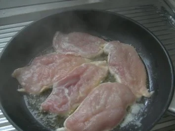 Hähnchen-Minuten-Steak   in Knoblauch-Salbei-Butter gebraten - Rezept - Bild Nr. 5