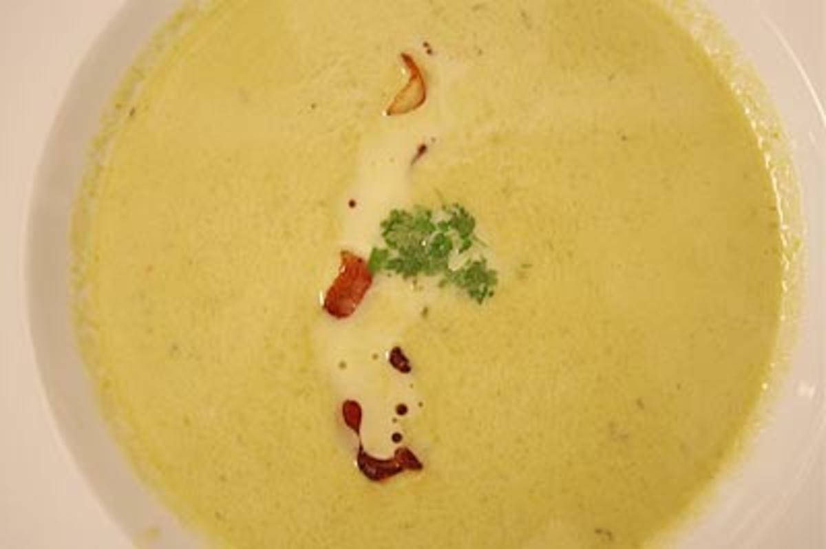 Erbsencremesuppe mit Gemüsebrühe und Erbsen grün frisch - Rezept mit Bild - kochbar.de