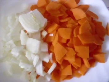 Rezept: Rosenkohl-Speck-Pfanne mit gebratener Bockwurst + Kartoffelmus Bild Nr. 4 Rosenkohl-Speck-Pfanne mit gebratener Bockwurst + Kartoffelmus - Rezept - Bild Nr. 4