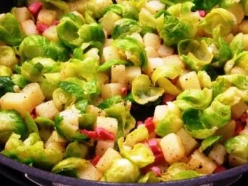 Schweinefilet mit gebratenen Rosenkohlblättern - Rezept - Bild Nr. 4