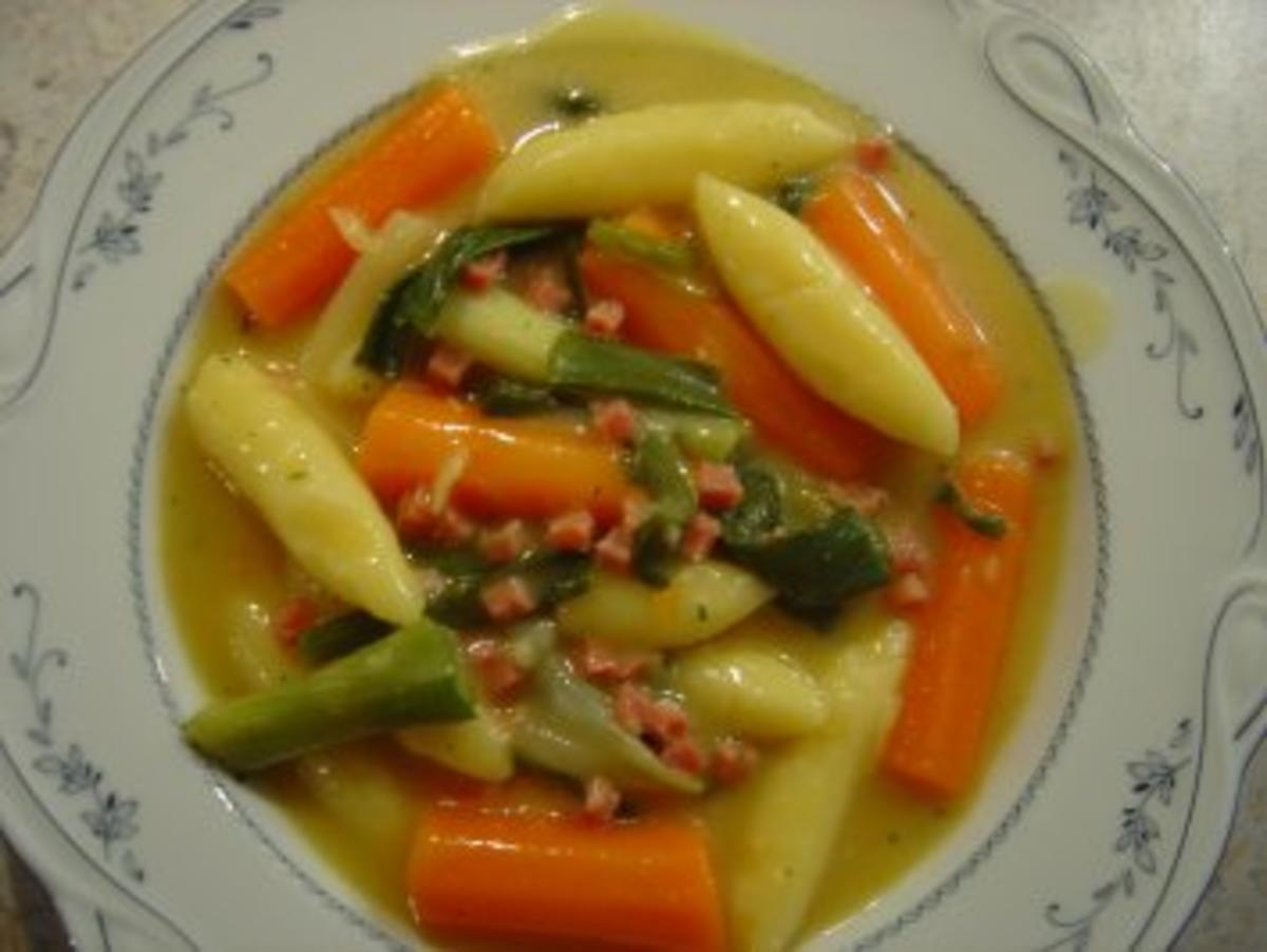 Möhren-Lauch-Topf... kalorienarm... mit Schupfnudeln - Rezept - kochbar.de