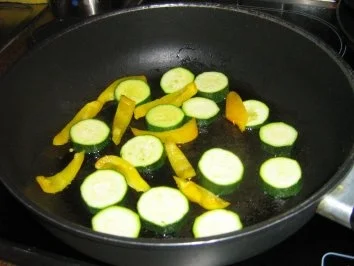 Rezept: Hähnchen-Gemüse-Gratin Bild Nr. 3 Hähnchen-Gemüse-Gratin - Rezept - Bild Nr. 3