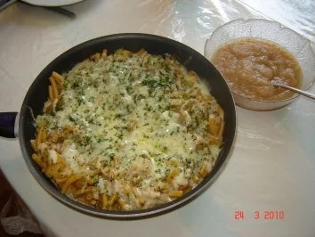 Rezept: Nudeln : Älplermagronen mit Apfelmus Nudeln : Älplermagronen mit Apfelmus - Rezept