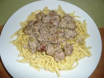 Porree - Hackklößchen mit Spätzle - Rezept