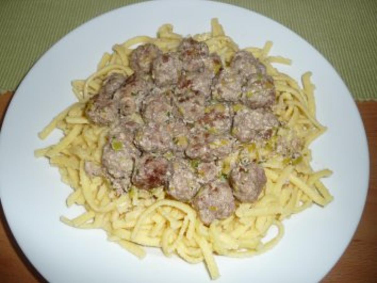 Porree - Hackklößchen mit Spätzle - Rezept - kochbar.de