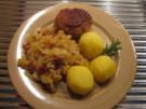 Weißkrautpfanne mit Frikadellen und Salzkartoffeln - Rezept