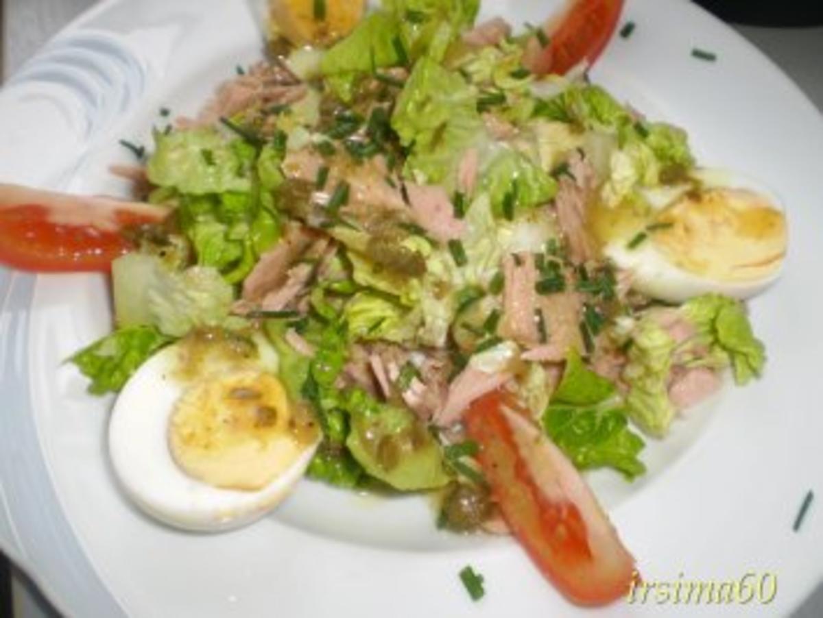 Grüner Salat mit Ei und Thunfisch - Rezept