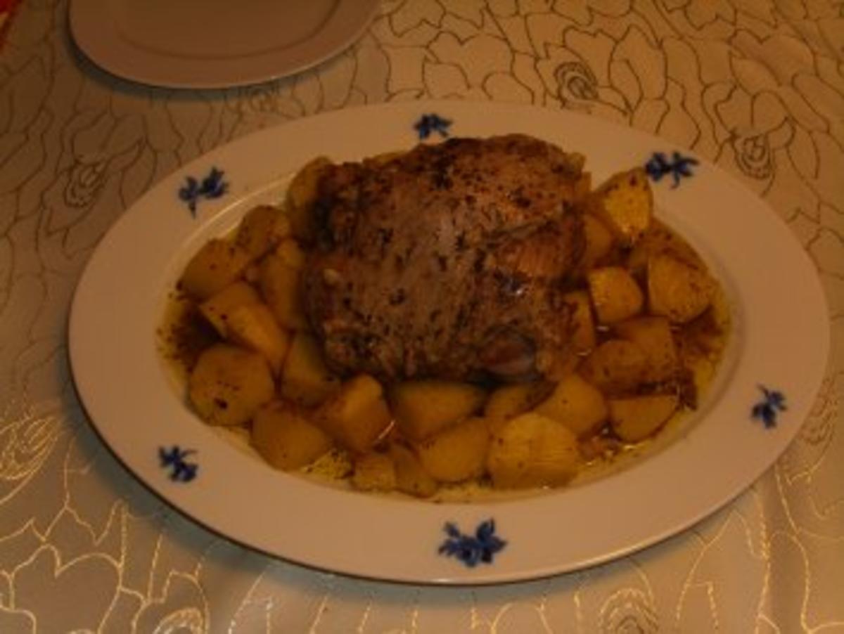 Fleischgerichte: Lammkeule mit Kartoffeln - Rezept