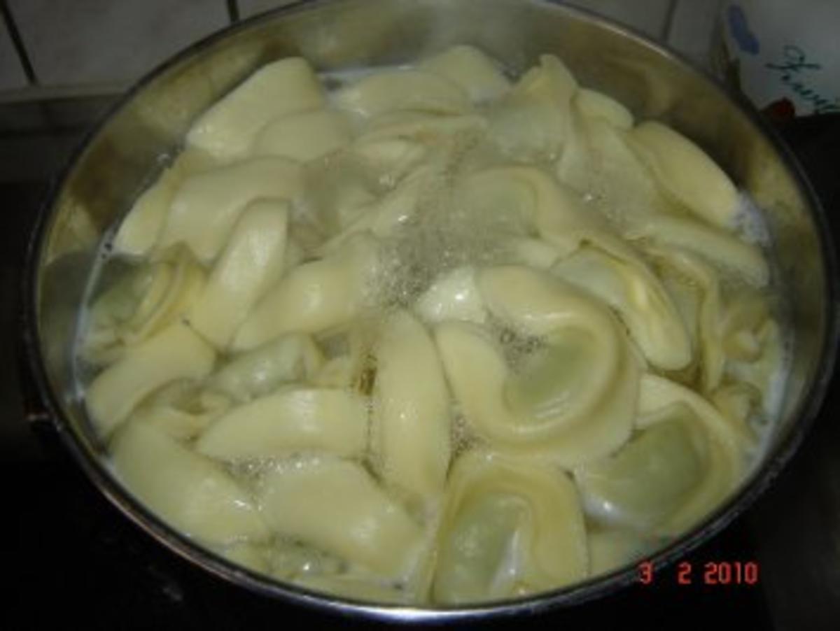 Nudeln : Tortellini mit Ricotta-Spinat-Füllung - Rezept - Bild Nr. 3
