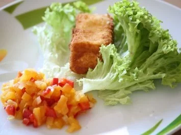 Frittierter Brie mit scharfer Chili - Aprikosensalsa - Rezept