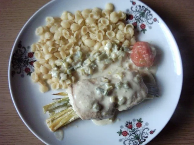 Rezept: Putenrouladen mit Lauchcremesoße Putenrouladen mit Lauchcremesoße - Rezept