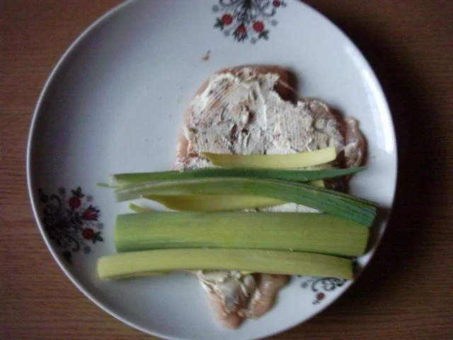 Rezept: Putenrouladen mit Lauchcremesoße Bild Nr. 3 Putenrouladen mit Lauchcremesoße - Rezept - Bild Nr. 3