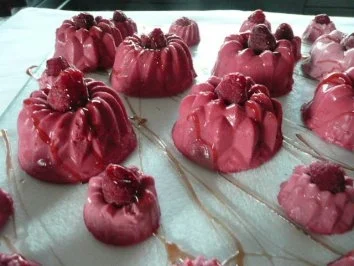 Dessert:Himbeer-Pannacotta mit Balsamico-Sirup - Rezept - Bild Nr. 4