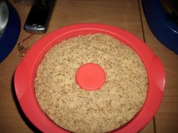 Rezept: Nußkuchen aus der Mikrowelle Bild Nr. 3 Nußkuchen aus der Mikrowelle - Rezept - Bild Nr. 3