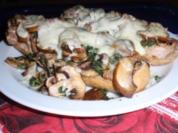 Abendliches Champignon-Filet-Baguett - überbacken mit Mozzarellakäse - Rezept